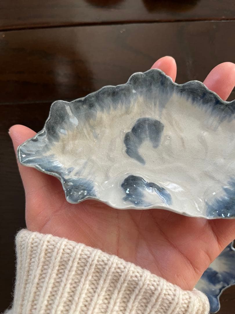 江戸初期中期　藍九谷　古伊万里　染付　花形　変形豆皿　こんにゃく印判　陽刻無傷