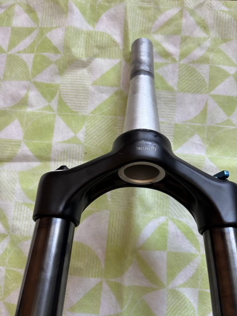 SR SUNTOUR XCR 29インチサスペンションフォーク