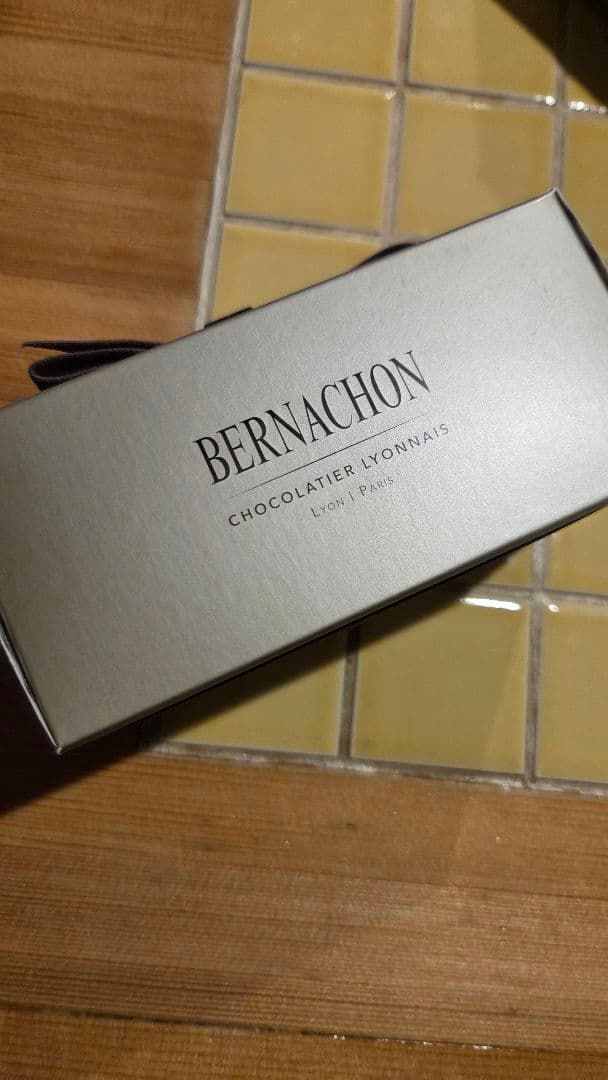 BERNACHON　ブラック＆ミルク・アソート・ボックス　パレドール