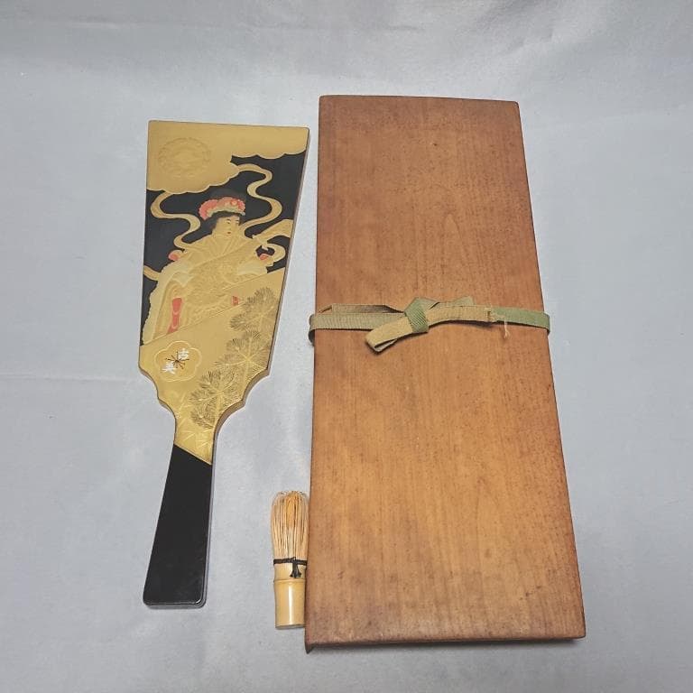 旧家蔵出し　羽子板　豪華蒔絵「天女の羽衣」木箱入り