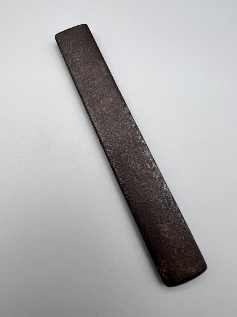 【海】刀装具　江戸期　鉄地　金銀象嵌色絵 秋草図 小柄　古金工