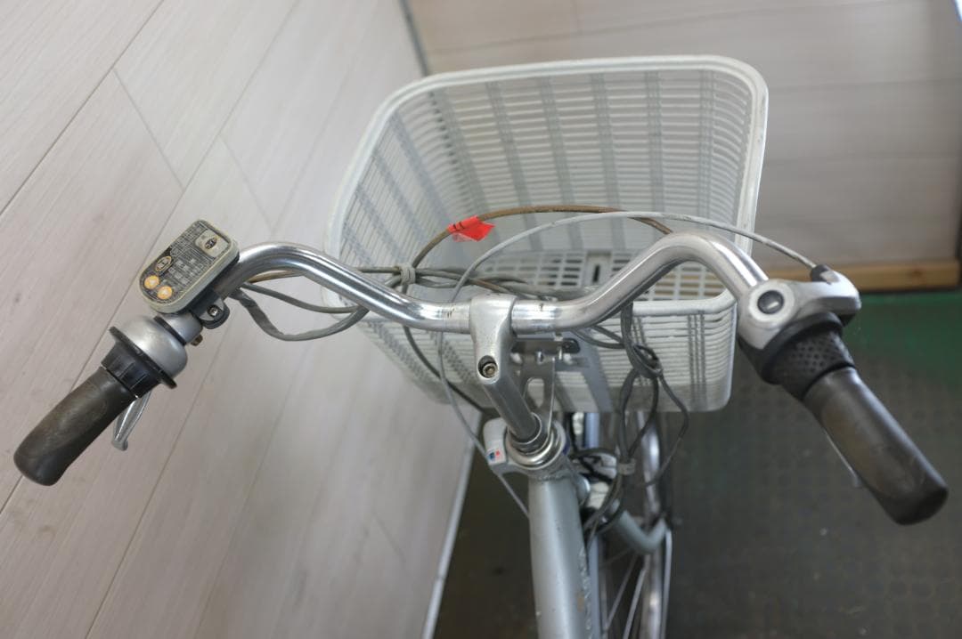 良品新基準　ブリヂストン製　アシスタ　26インチ　3段　4.0Ah充電器あり