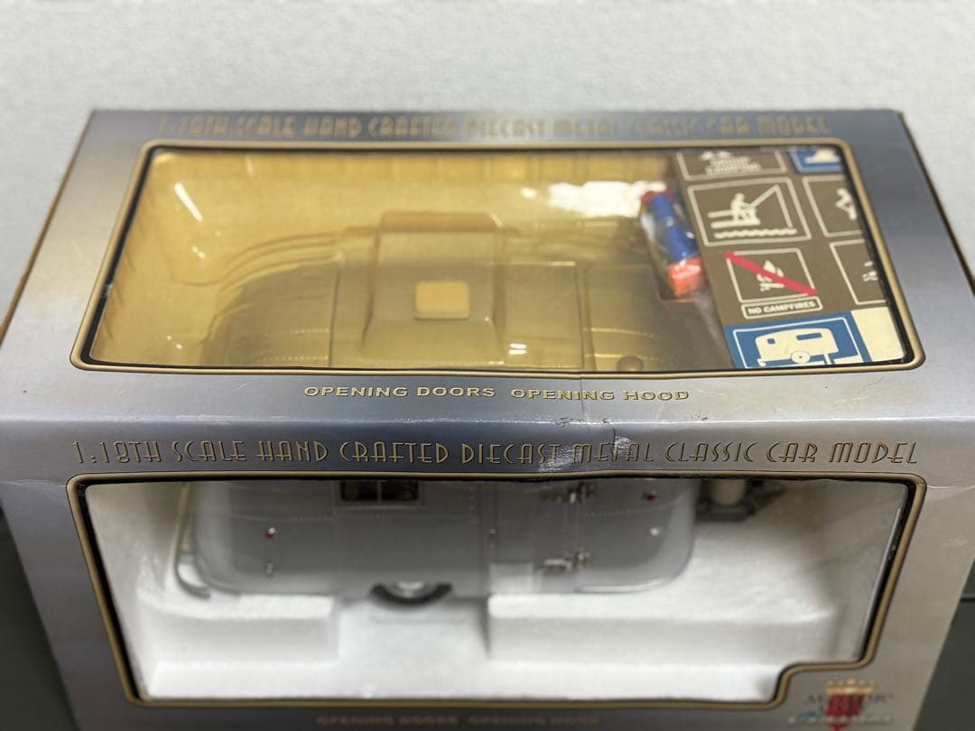 Motor City Classics 1:18　エアストリーム　ミニカー