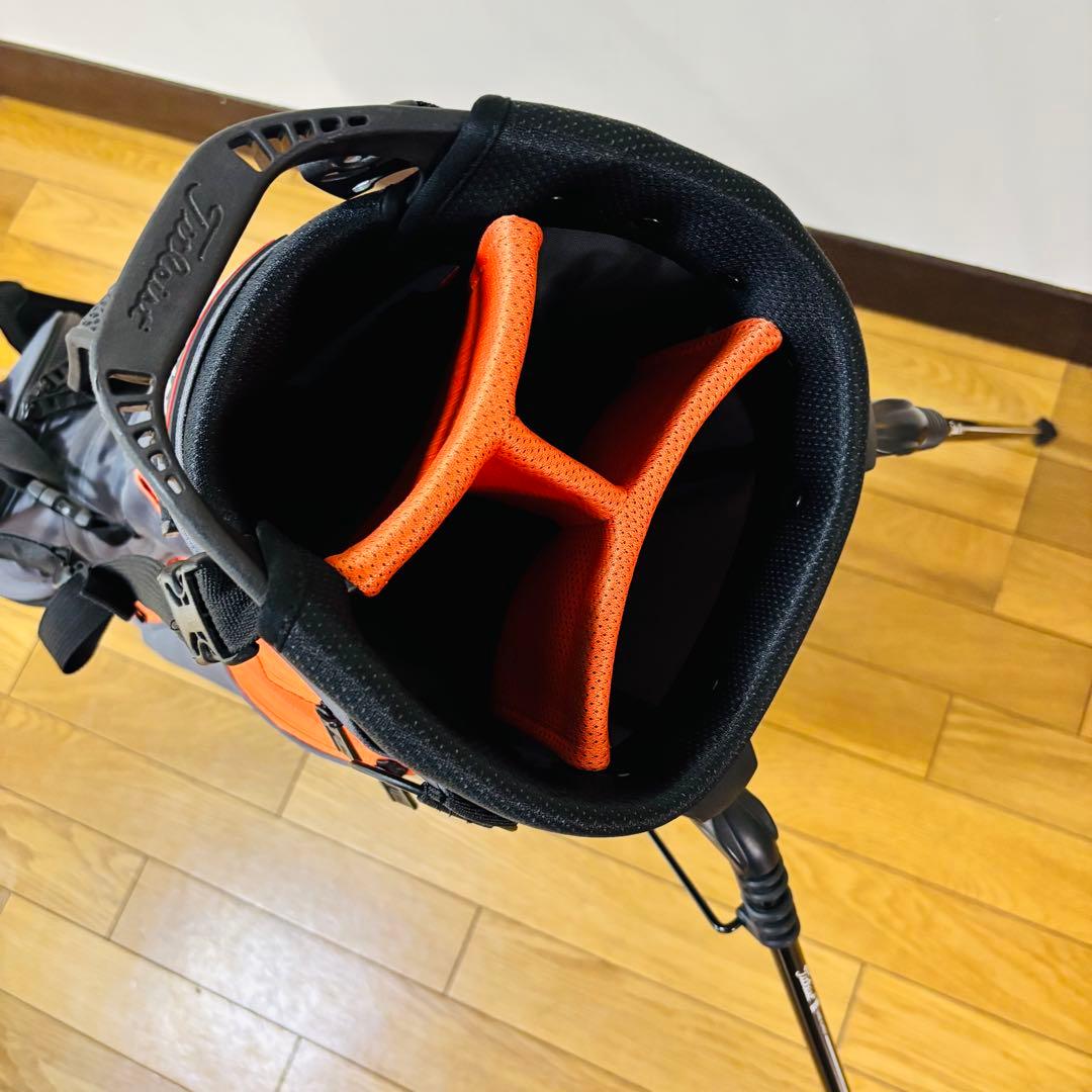 【ほぼ未使用品】タイトリスト キャディバッグ スタンド式送料込み　4分割