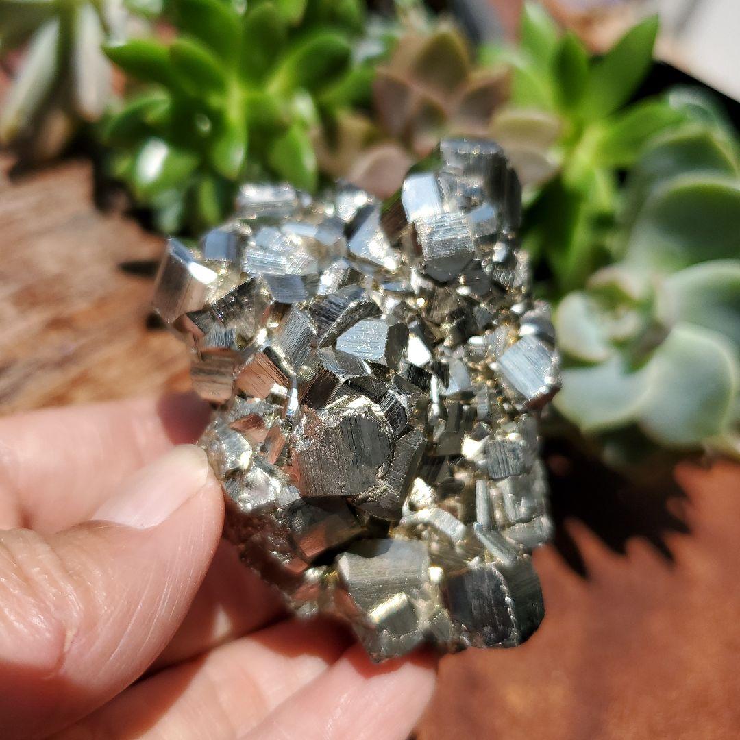 パイライト鉱石　結晶　原石　10　ペルー産　黄鉄鉱