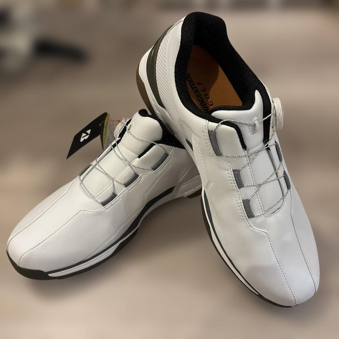 ブリヂストン ゼロ・スパイクバイターワイド　ホワイト×オリーブ （幅4E）