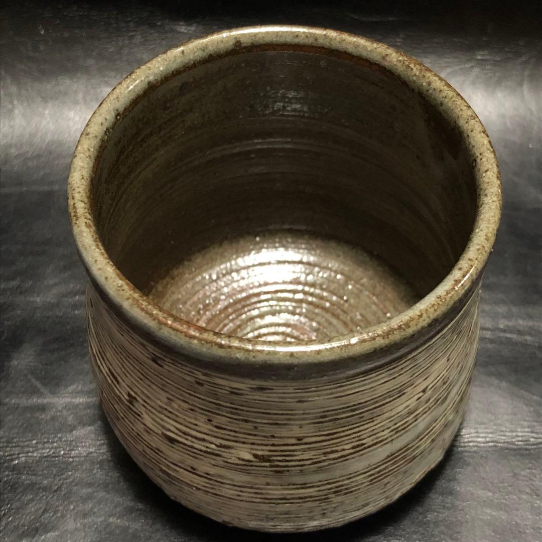 遺品整理◆蔵から横縞の紋様が美しい雰囲気の良い湯呑み茶碗が出て来た。茶道具、骨董