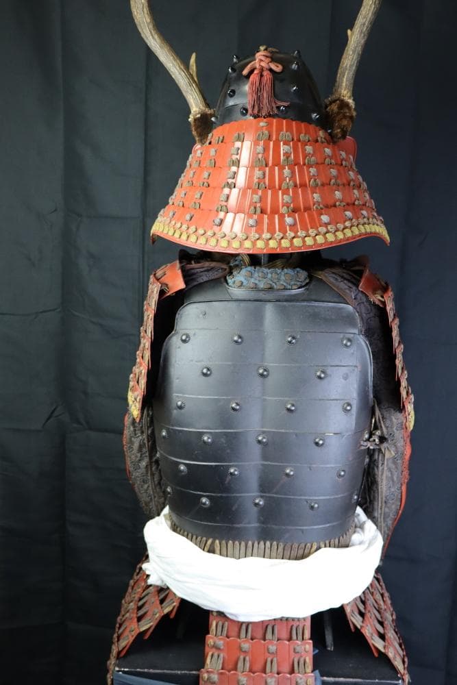 BLACK　赤備当世具足　丸武工房（光忍）制作甲冑　等身大