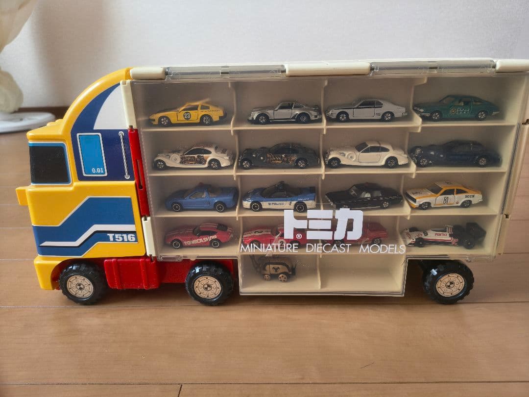 トミカ ミニカー収納トラック T516