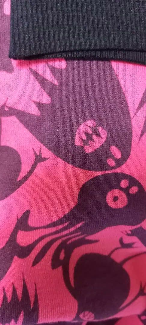 赤い花の犬の服