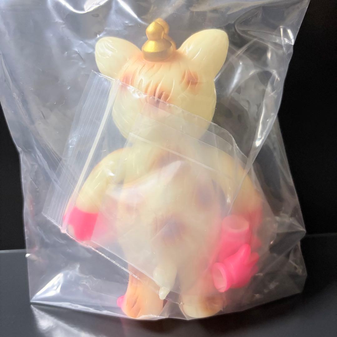 ランペイジトイズ x One up. 快獣ブースカ 蓄光 蛍光ピンク ソフビ