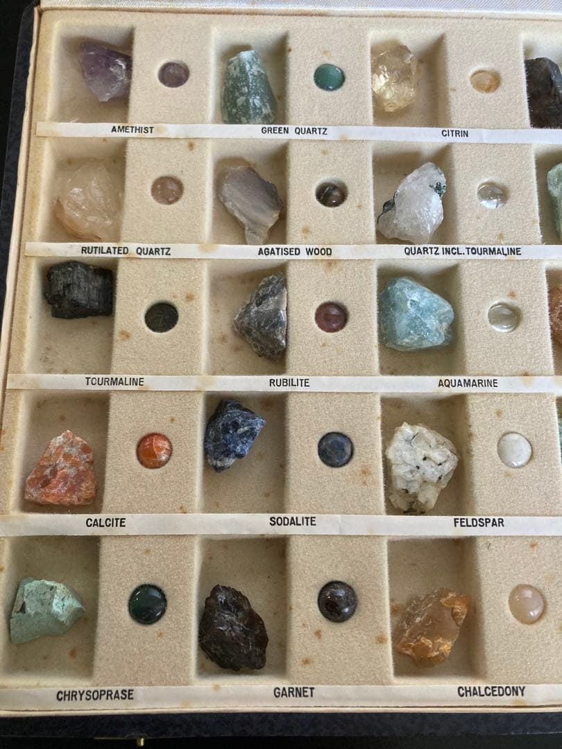 世界の鉱石コレクション30種類セットレア品アメジストローズクオーツエメラルド宝石
