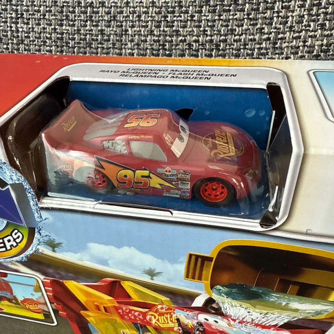 マテル社 ディズニー カーズ 洗車プレイセット 色が変わるマックィーン