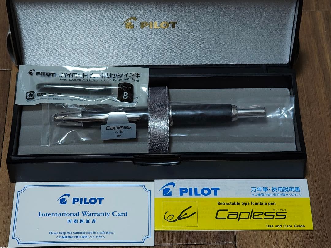 PILOT キャップレス木軸　万年筆　ブラック　EF極細