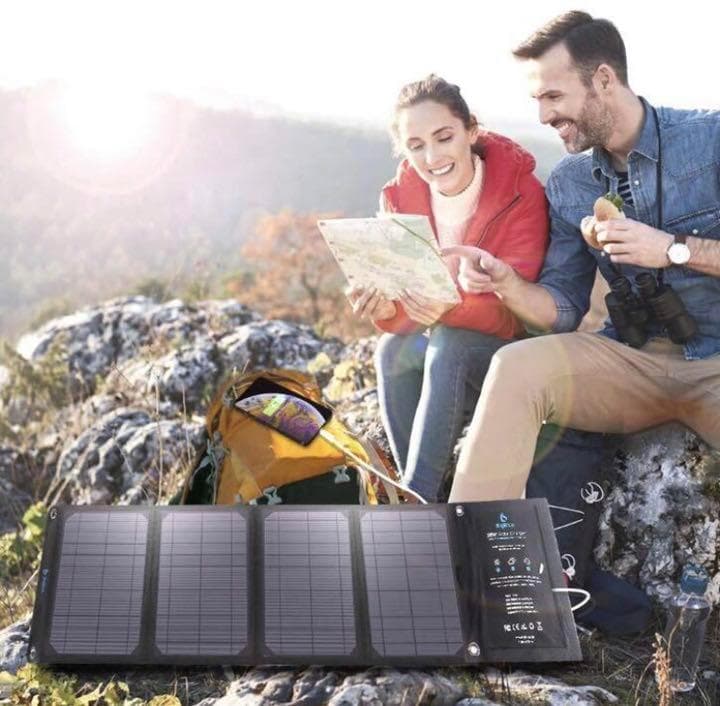 最新の高効率ソーラーパネル4枚搭載♪❤3台同時充電OK❣ソーラーチャージャー