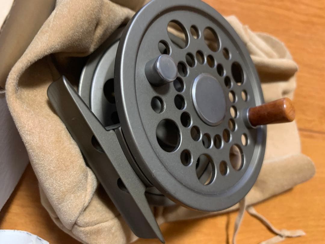 ★新品未使用★italia フィオリニ フライリール　マグネティック80