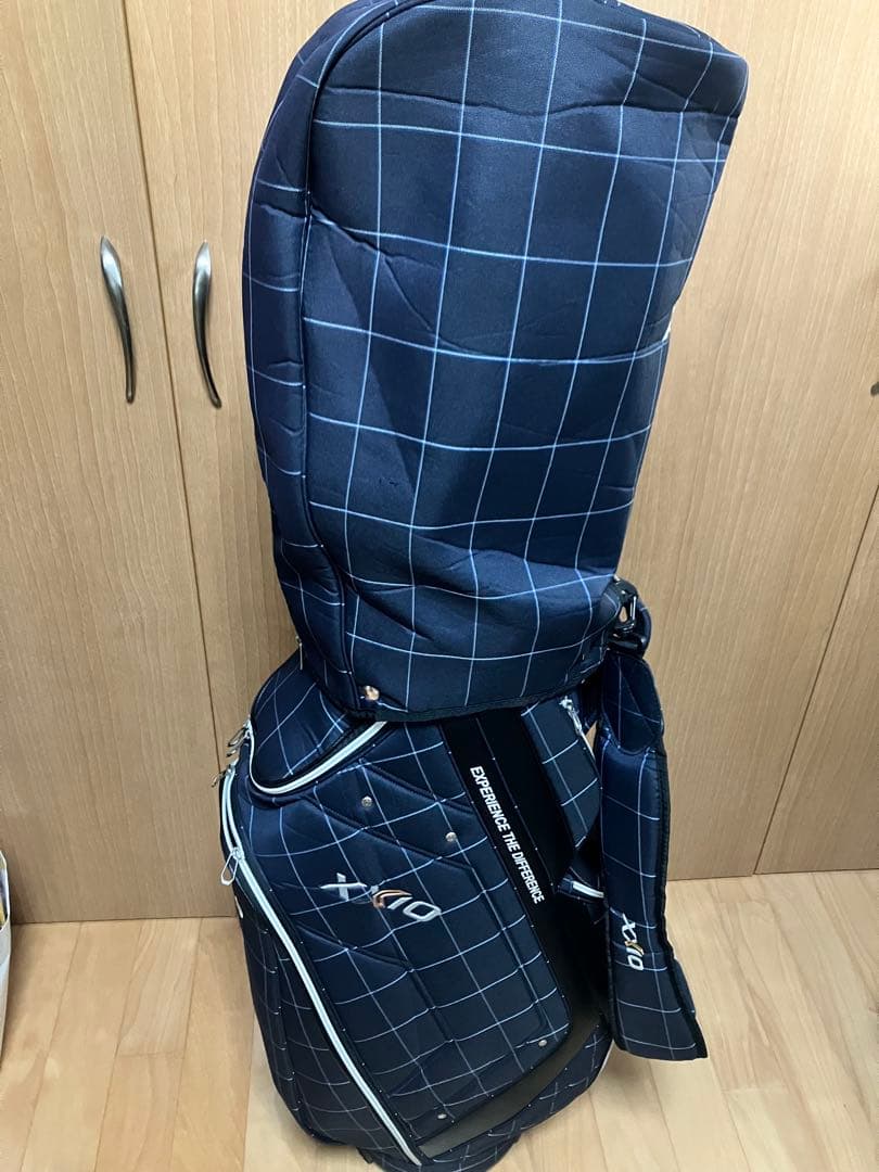 ダンロップXXIO チェック柄キャディバッグ ネイビー GGC-X142