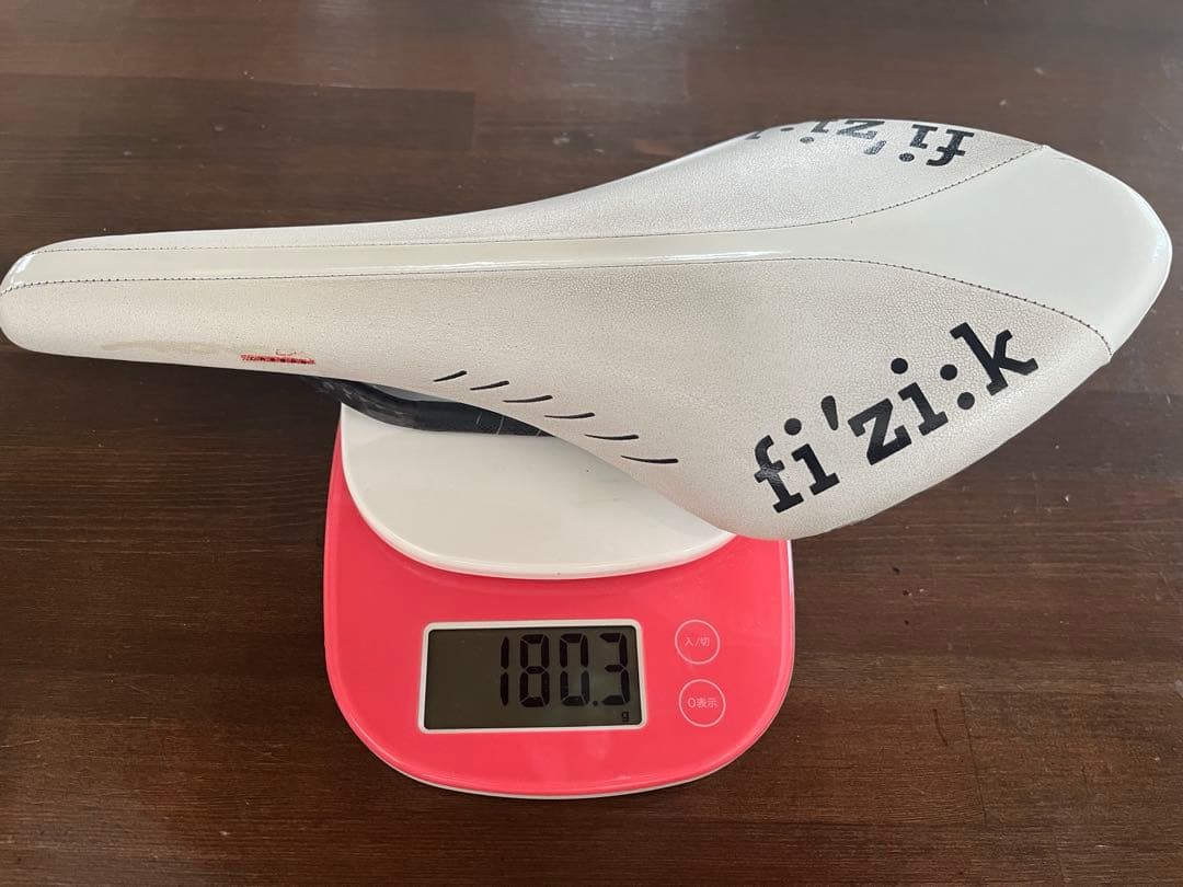 fi'zi:k airone カーボンブレードレール