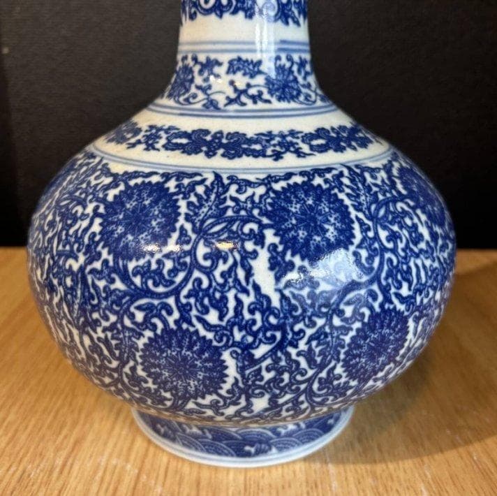 S8006　大清乾隆年製　青花　花瓶　中国古玩　古術　花器　陶器　希少　年代物