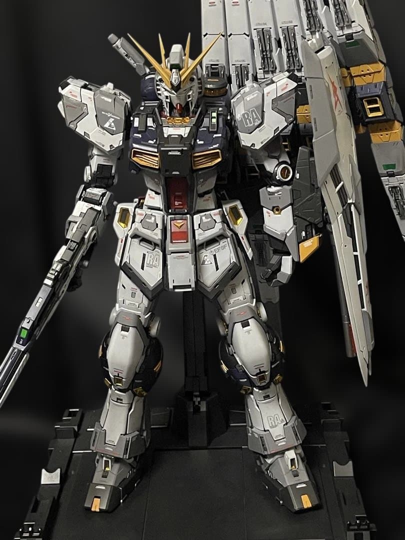 PG UNLEASHED 1/60 νガンダム 国内正規品塗装済み完成品