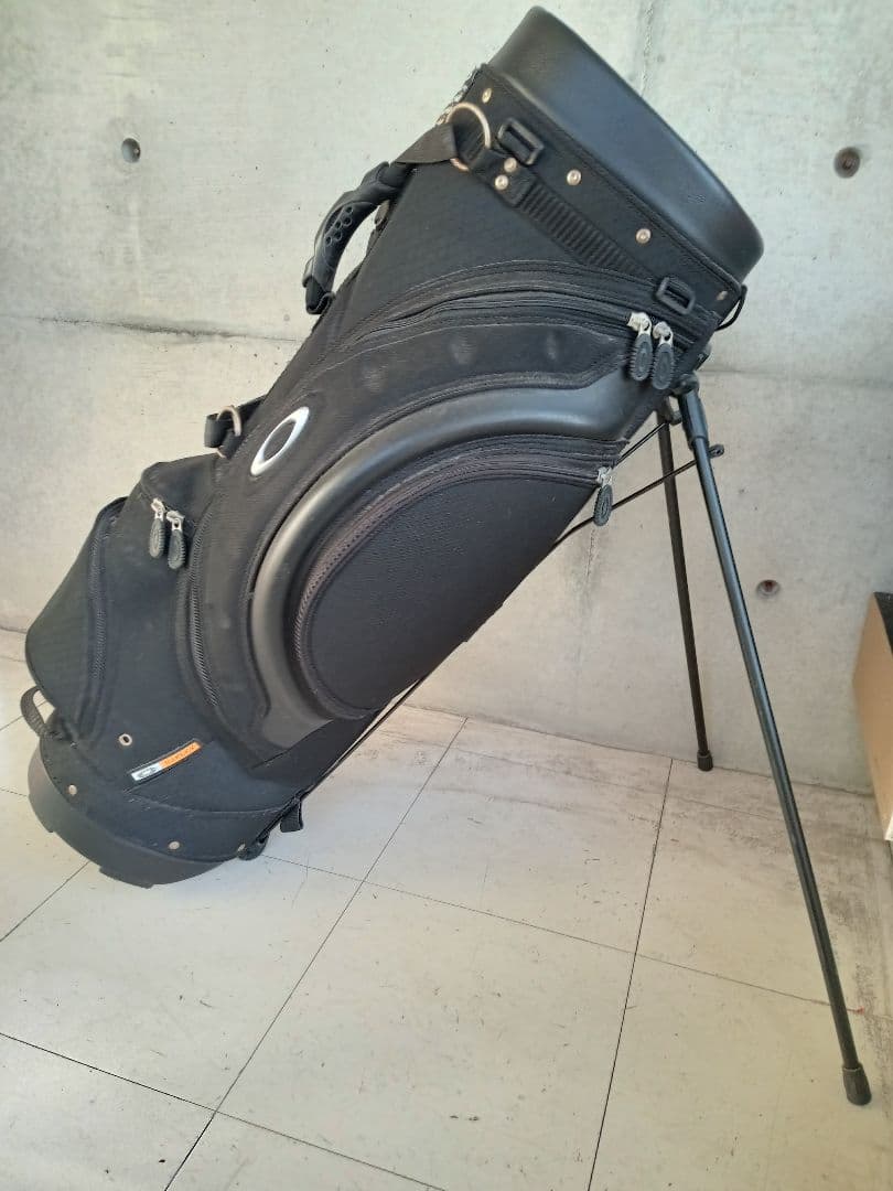 【黒麺】Oakleyキャディバッグ スタンド付き　ブラック