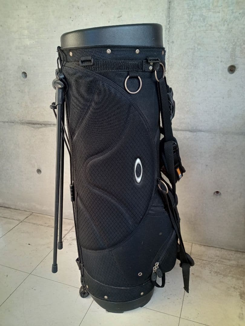 【黒麺】Oakleyキャディバッグ スタンド付き　ブラック
