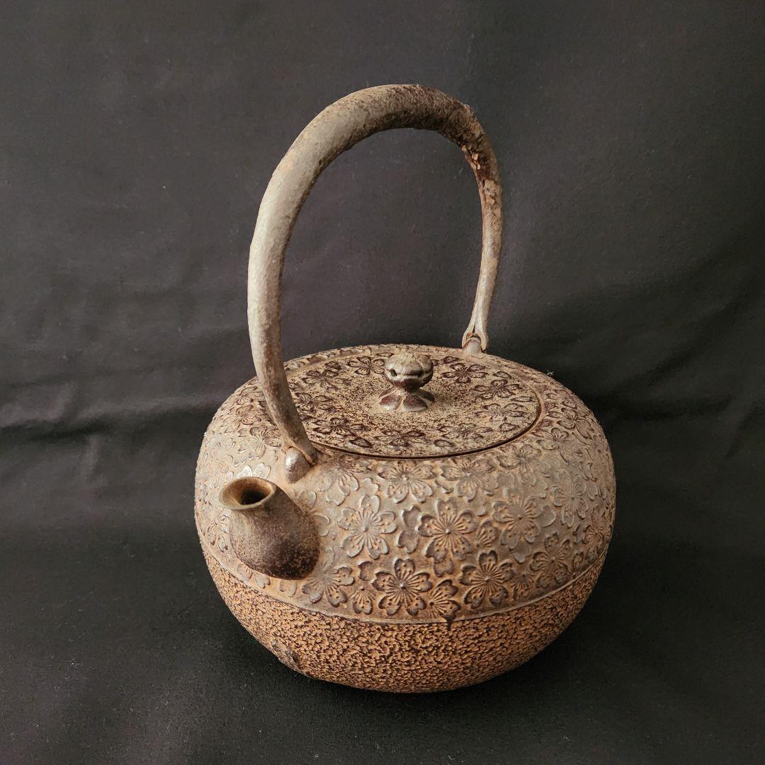 南部鉄器 岩鋳 桜吹雪 鉄瓶