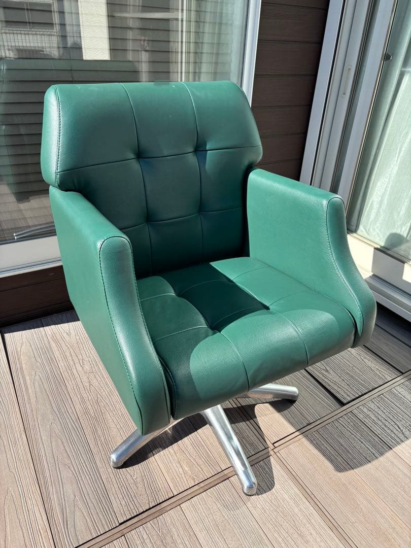 グリーン合成皮革　カット椅子　油圧式