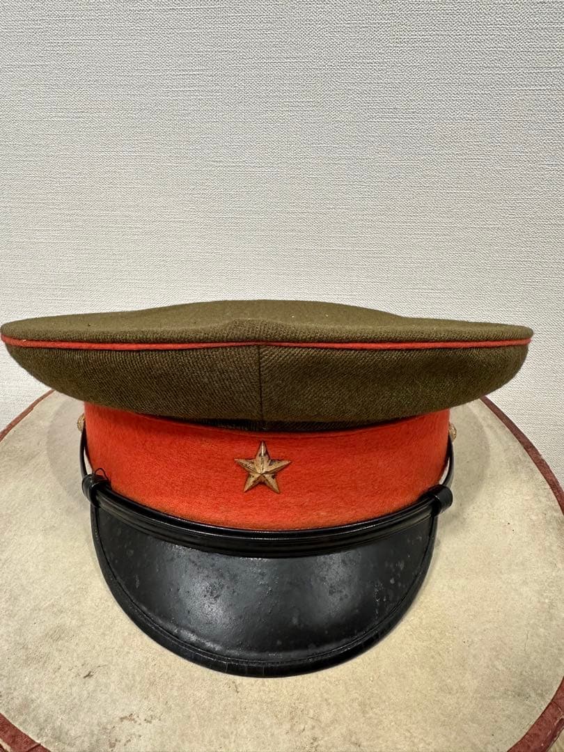 軍帽 赤と緑 星バッジ付き 帽子ケース付き