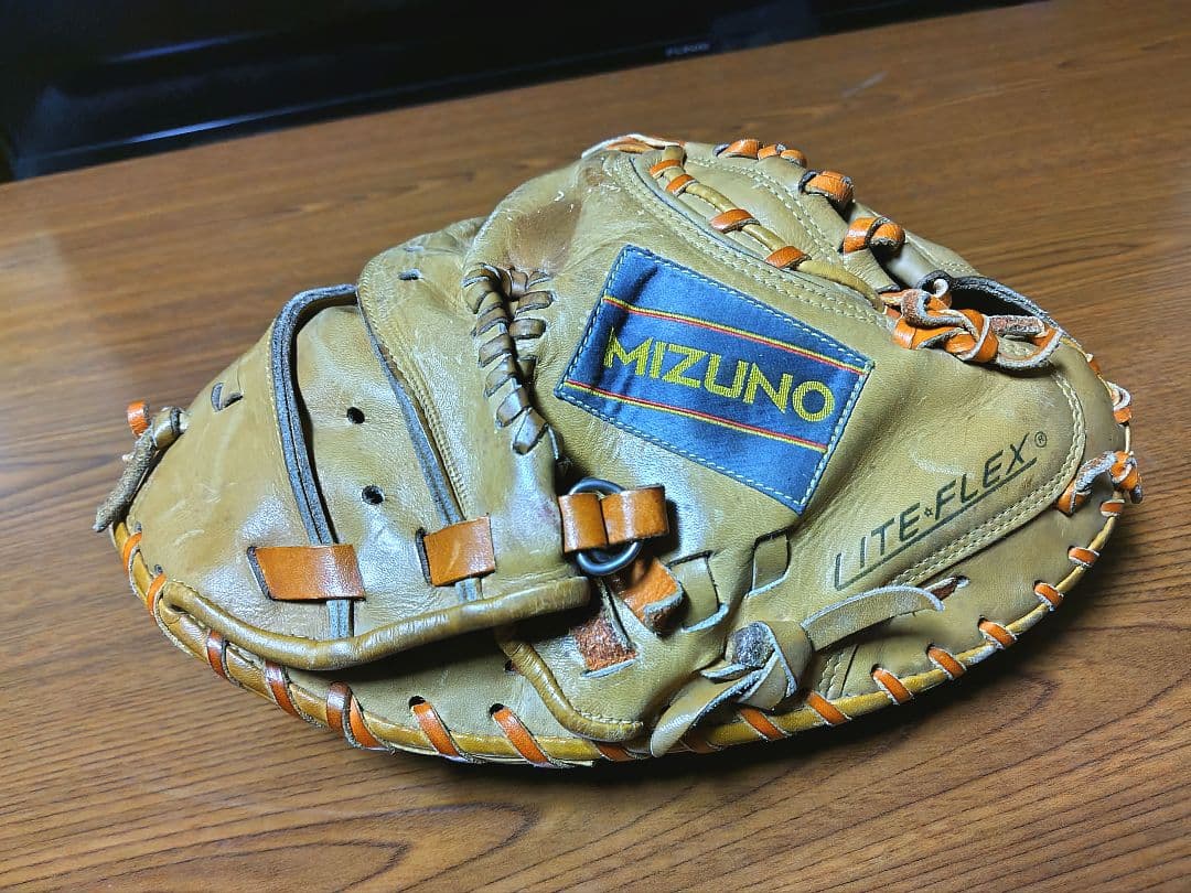 ミズノ・ワールドウィン（赤カップ）　硬式用キャッチャーミット