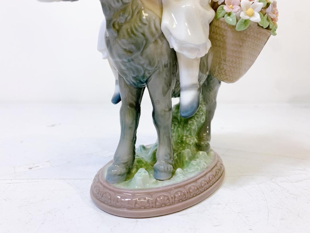 リヤドロ 少女とロバの陶器 LLADRO 置物 フィギュリン