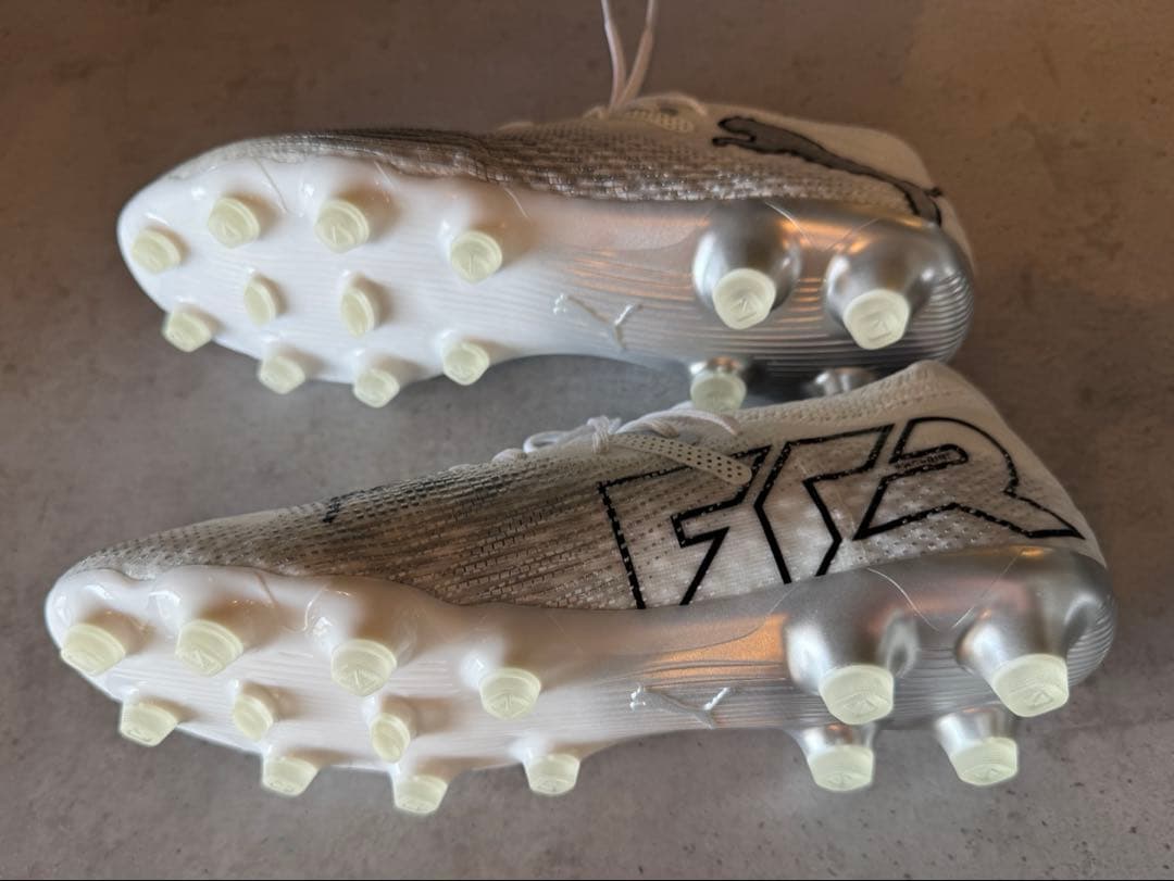 PUMA サッカースパイク　24.5cm