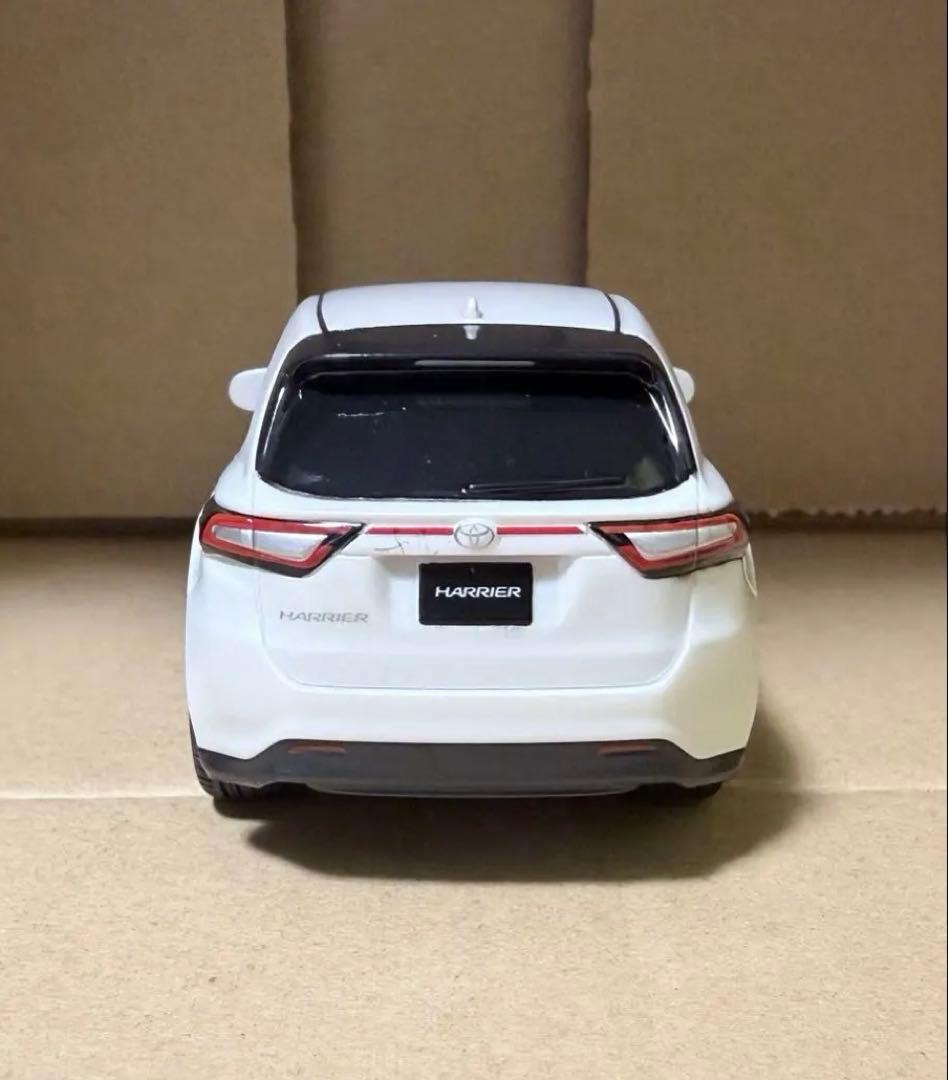 ドライブタウン トヨタ ハリアーターボ60系 プルバックミニカー カラーサンプル