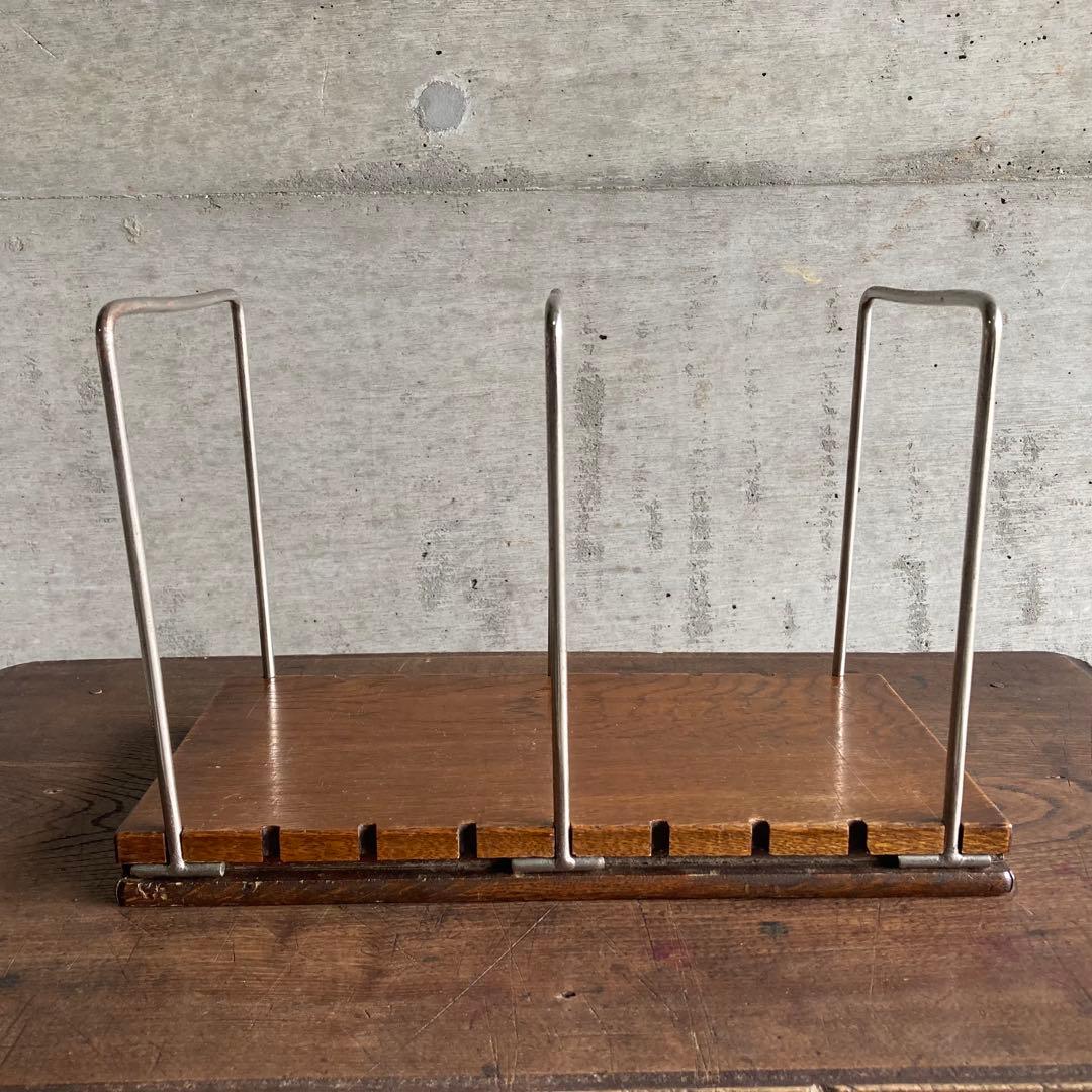 古い味のある本棚 書類 飾り台 スタンド ラック 木製 金属 レトロ ビンテージ