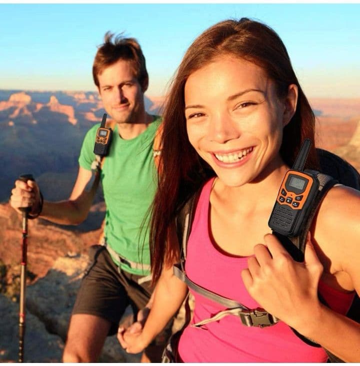 【新品未使用】トランシーバー　無線機　免許不要　特定小電力　充電式　4台セット