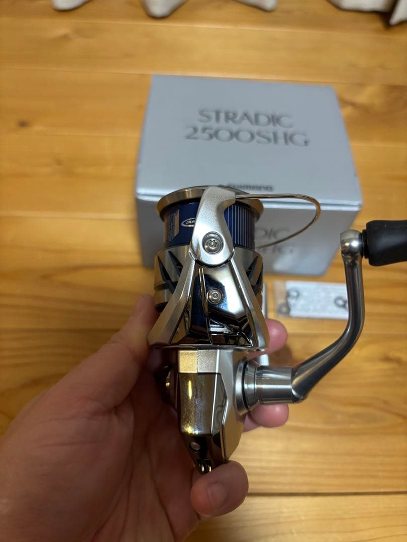 【送料込】シマノ　23ストラディック2500SHG