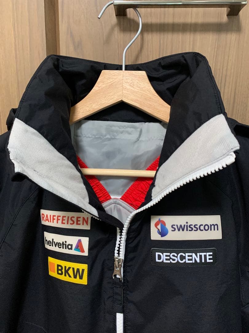 DESCENTE 子ども用スキーウェア 黒/赤