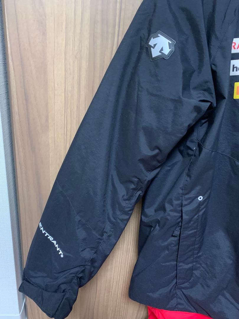 DESCENTE 子ども用スキーウェア 黒/赤