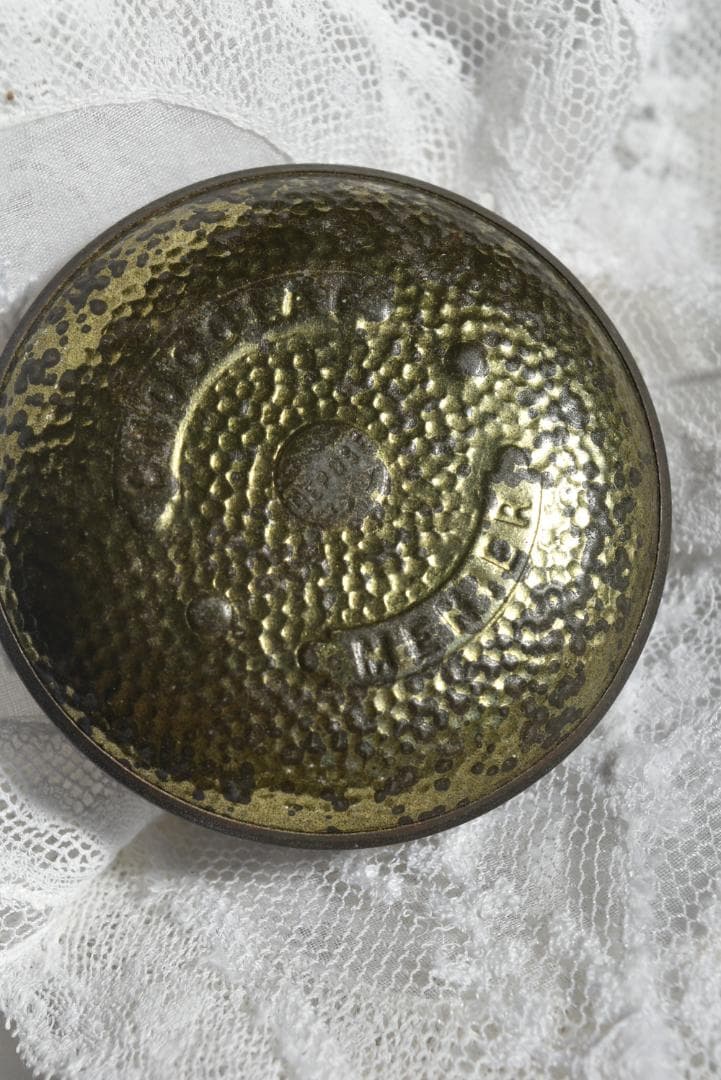 レア！CHOCOLAT MENIER　アールヌーヴォー　ブリキ缶皿　ボンボン