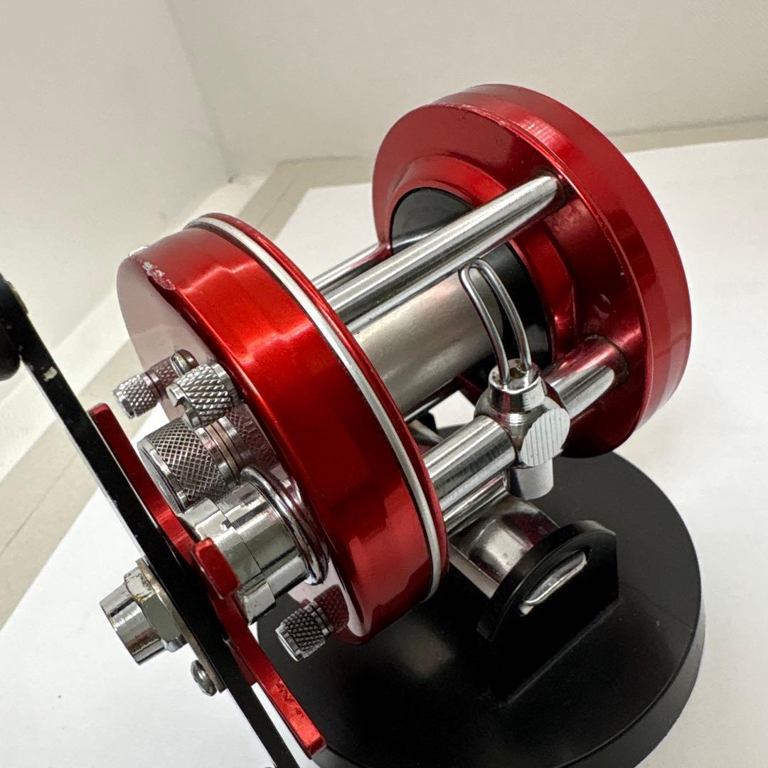 ABU Ambassadeur 5000 ベイトリール レッド