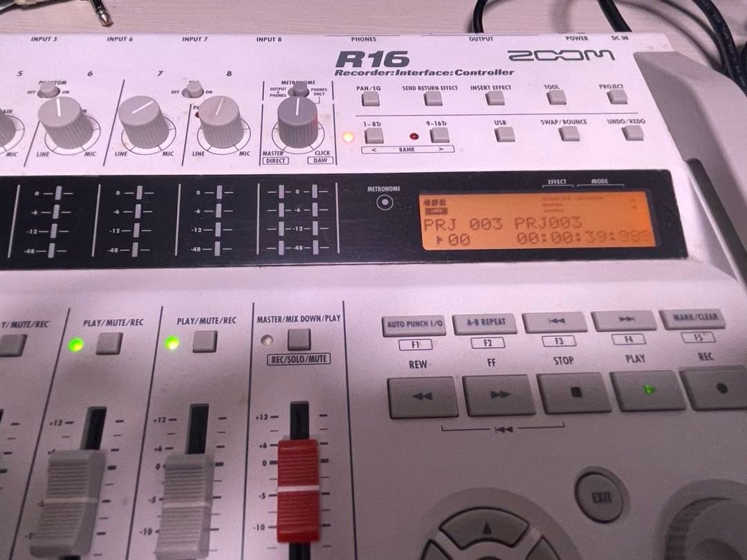 Zoom R16 マルチトラックレコーダー