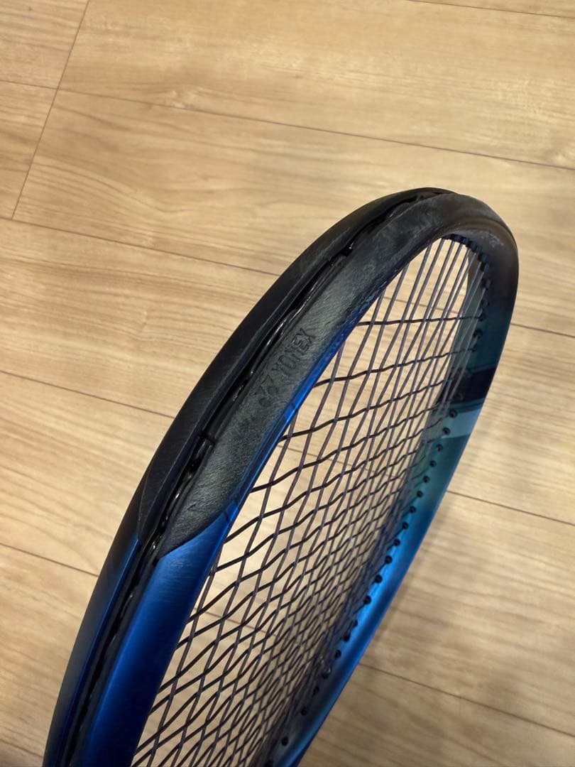 YONEX EZONE 100 硬式テニスラケット