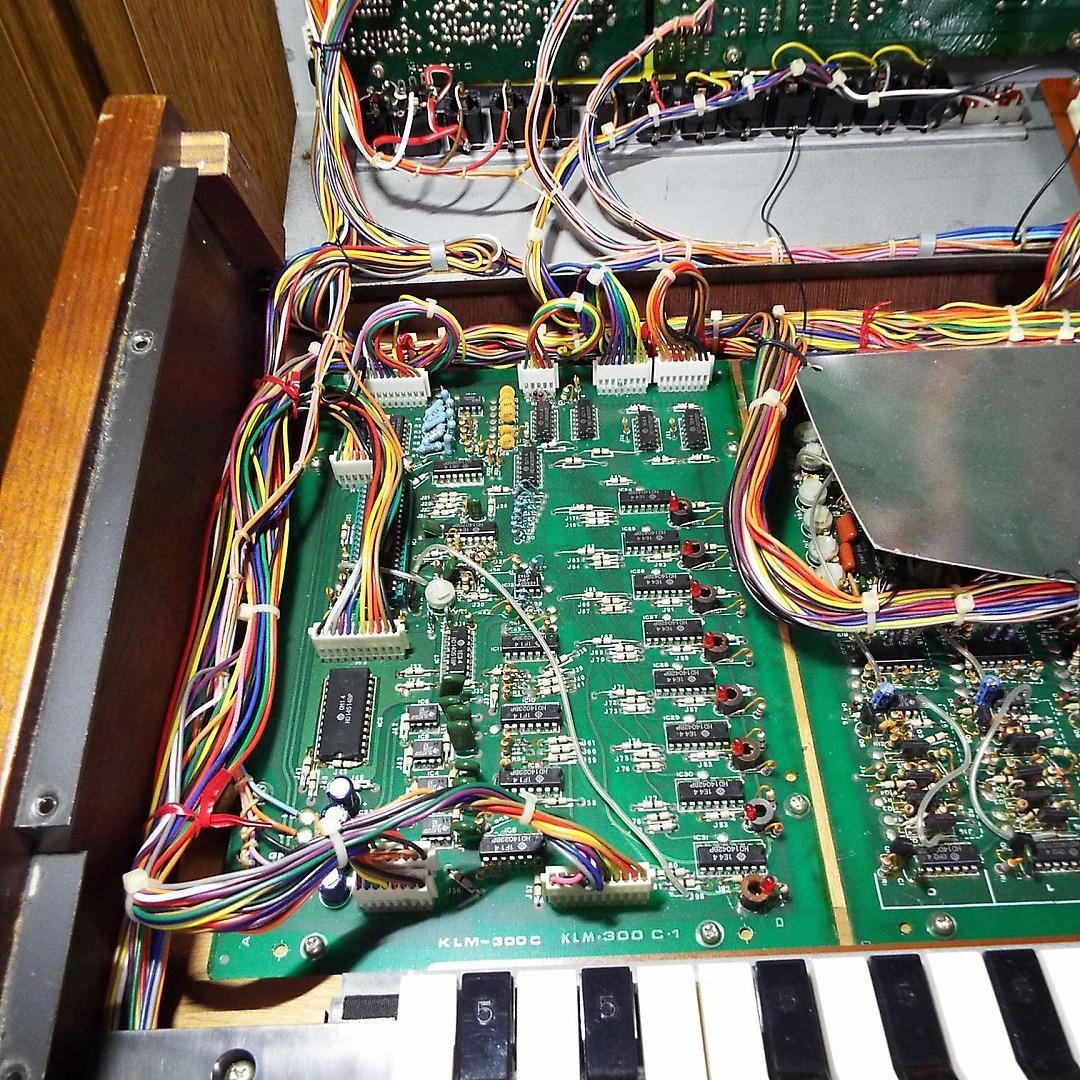 超貴重_美品_電源入らず_KORG TRIDENT 純正アルミフライトケース付