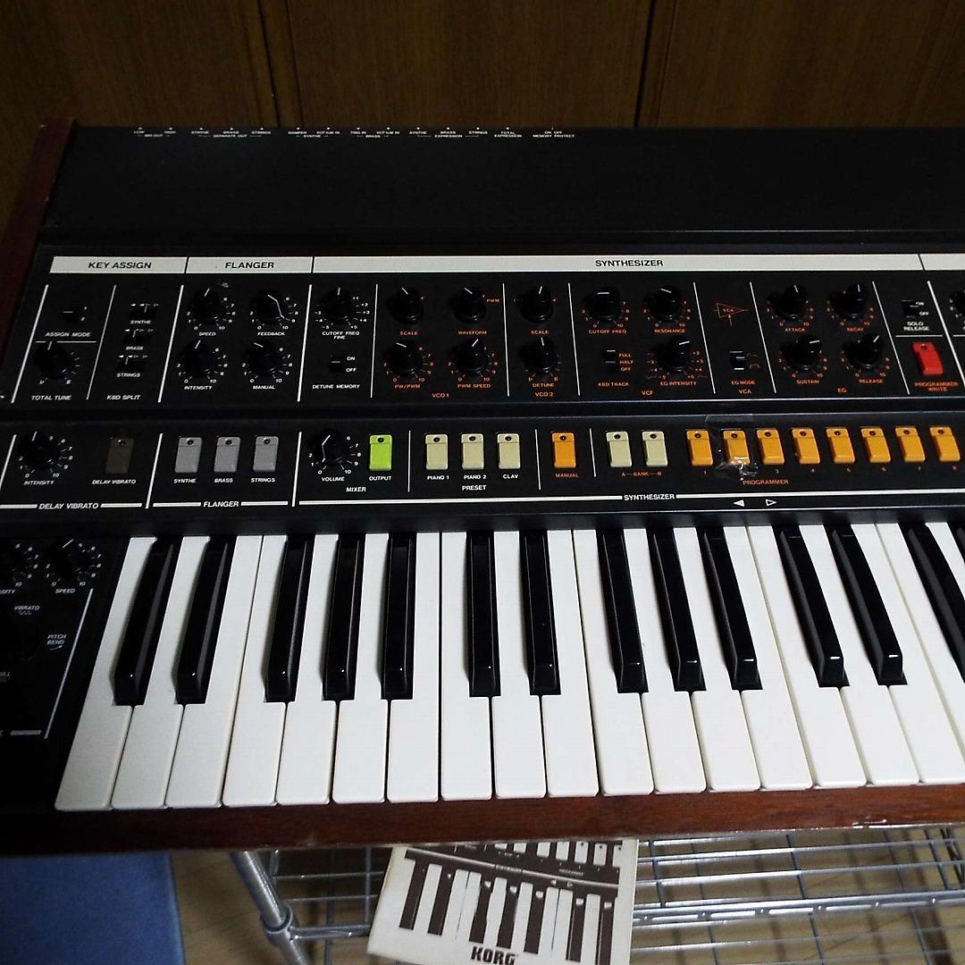 超貴重_美品_電源入らず_KORG TRIDENT 純正アルミフライトケース付