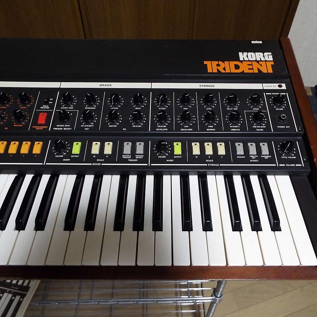 超貴重_美品_電源入らず_KORG TRIDENT 純正アルミフライトケース付