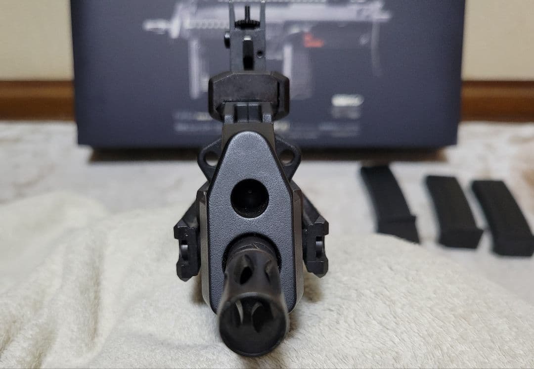 [美品] 東京マルイ MP7A1 予備マガジン付き 動作も快調です♪