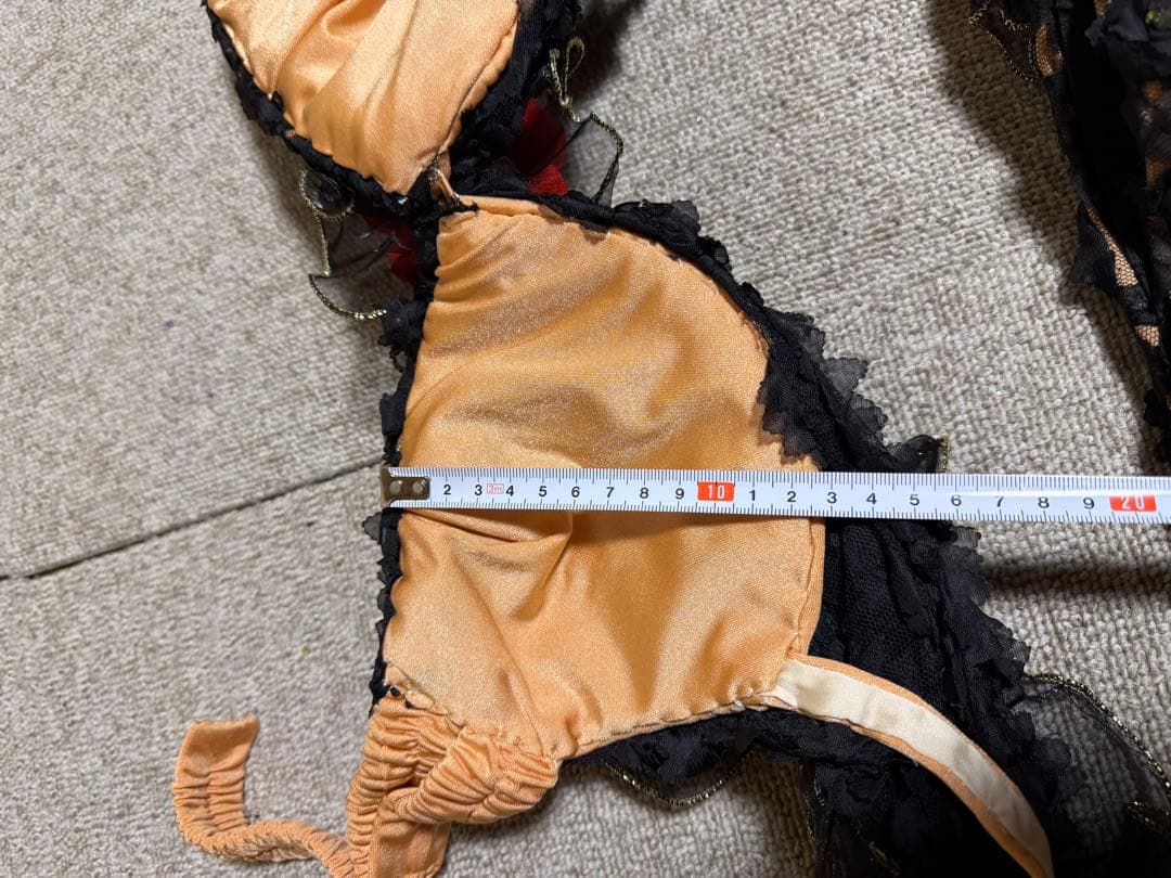 ベリーダンス セットアップ 黒と赤 花柄