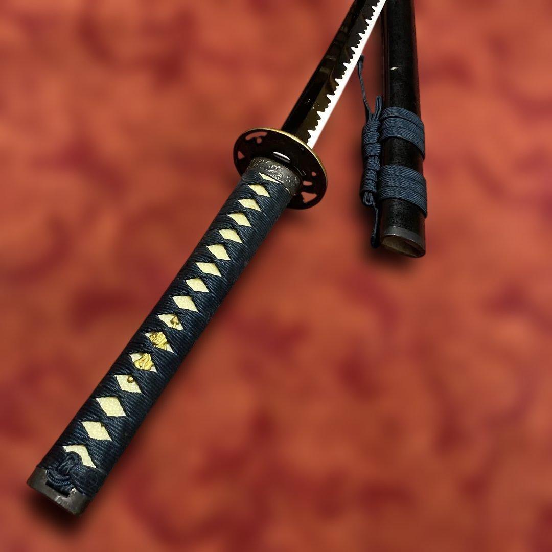 模造大刀 濃紺柄 龍彫透し丸鍔 黒梨地鞘