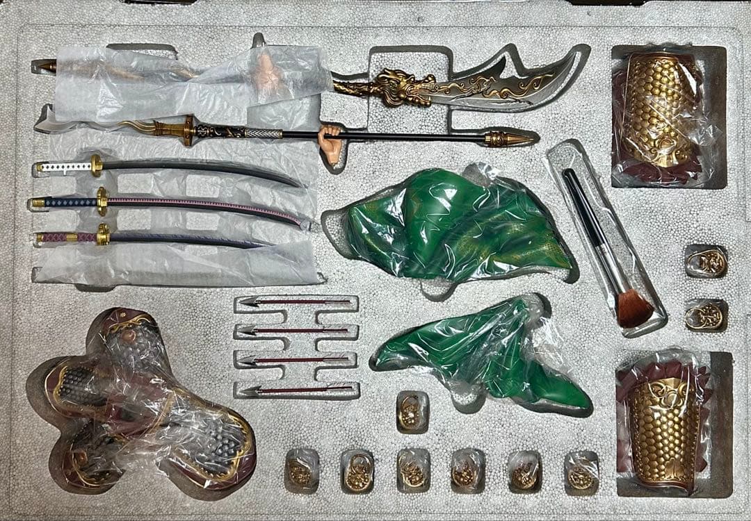 ゾロ フィギュア　ワンピースフィギュア