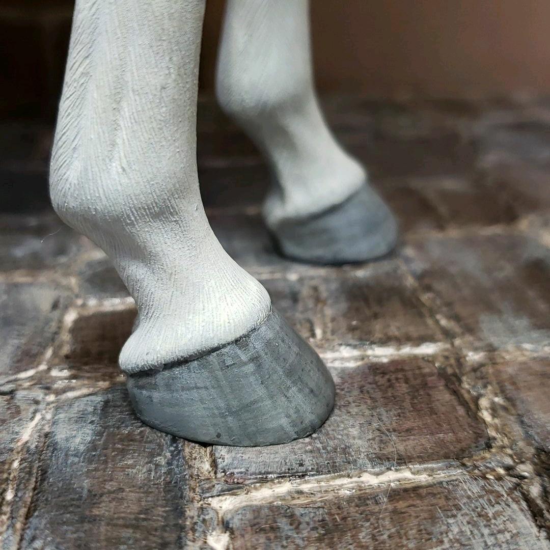 こ*ん様 馬フィギュア